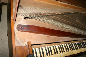 Winchester piano